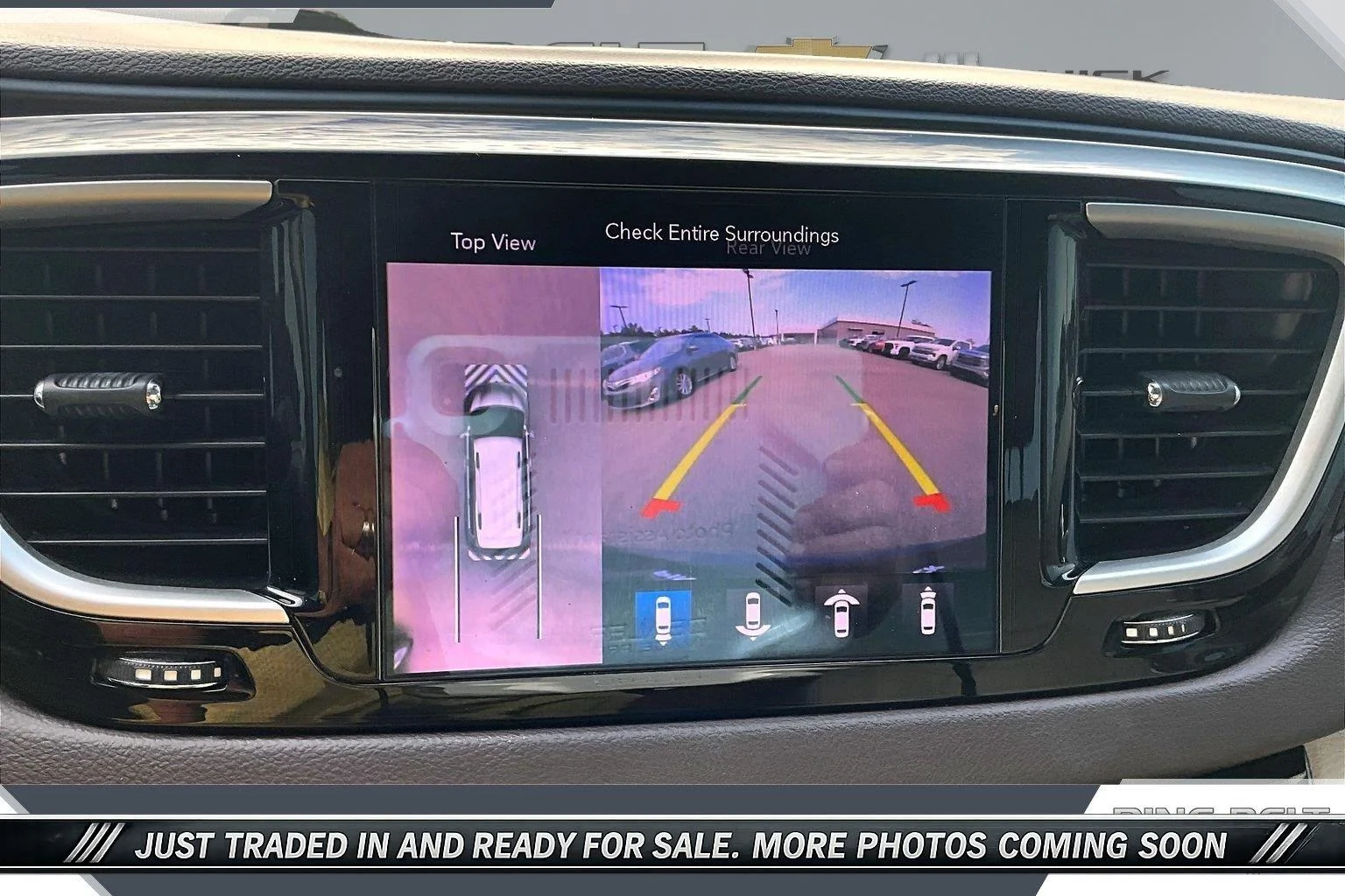 Used 2020 Brilliant Black Crystal Pearlcoat Chrysler Touring L Plus image 15