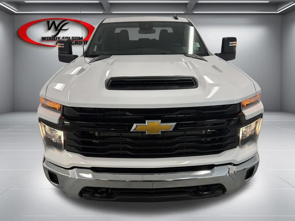 New 2026 Summit White Chevrolet WT image 2