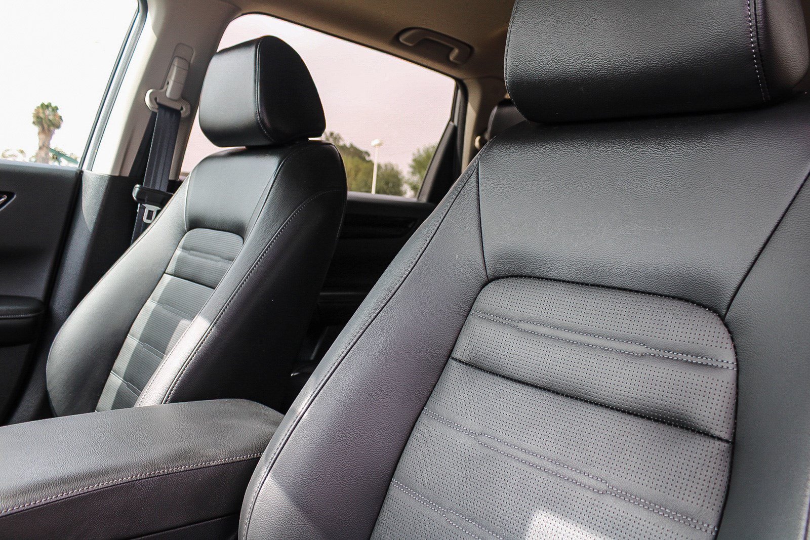 Certified Used 2025 Urban Gray Pearl Honda EX-L image 23