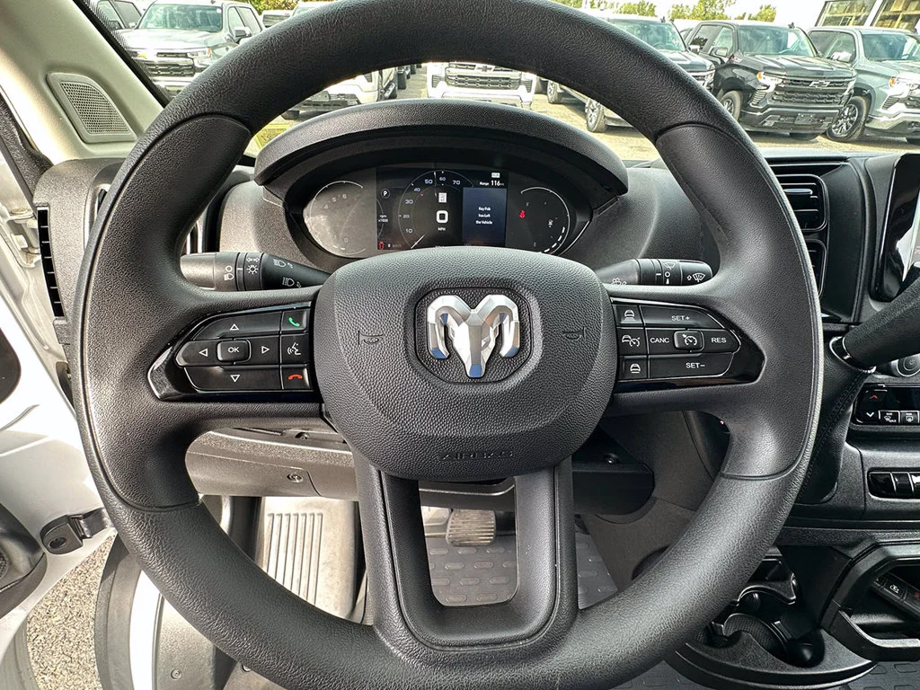 Used 2025 White Ram Base image 30