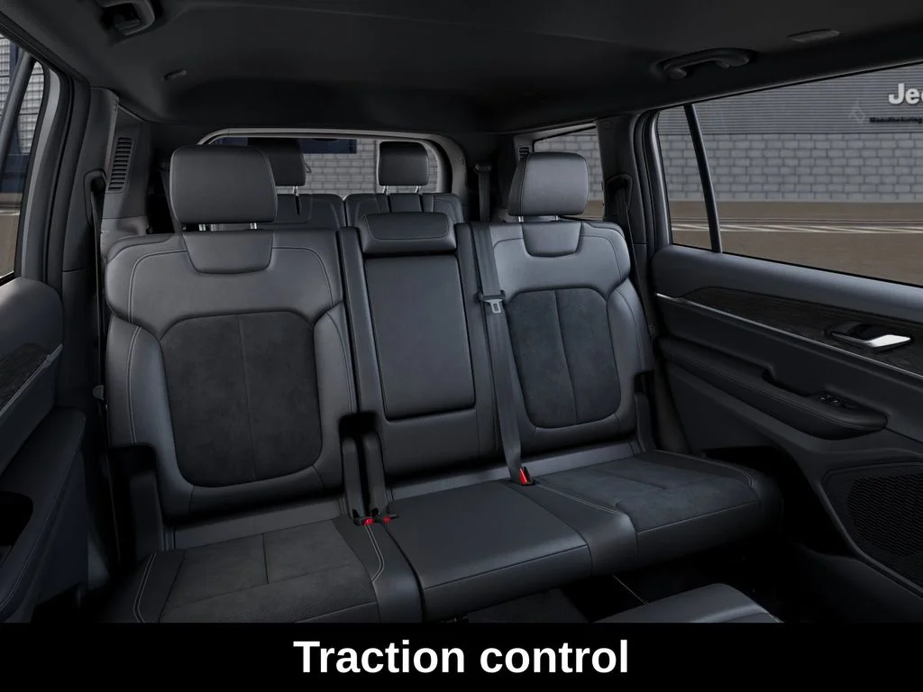 New 2026 Bright White Clear-Coat Exterior Paint Jeep Laredo Altitude image 15