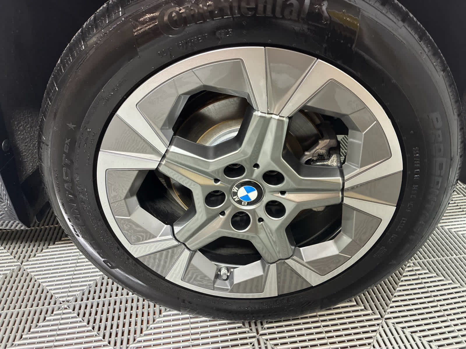Used 2026 Dune Grey Metallic BMW xDrive28i image 9