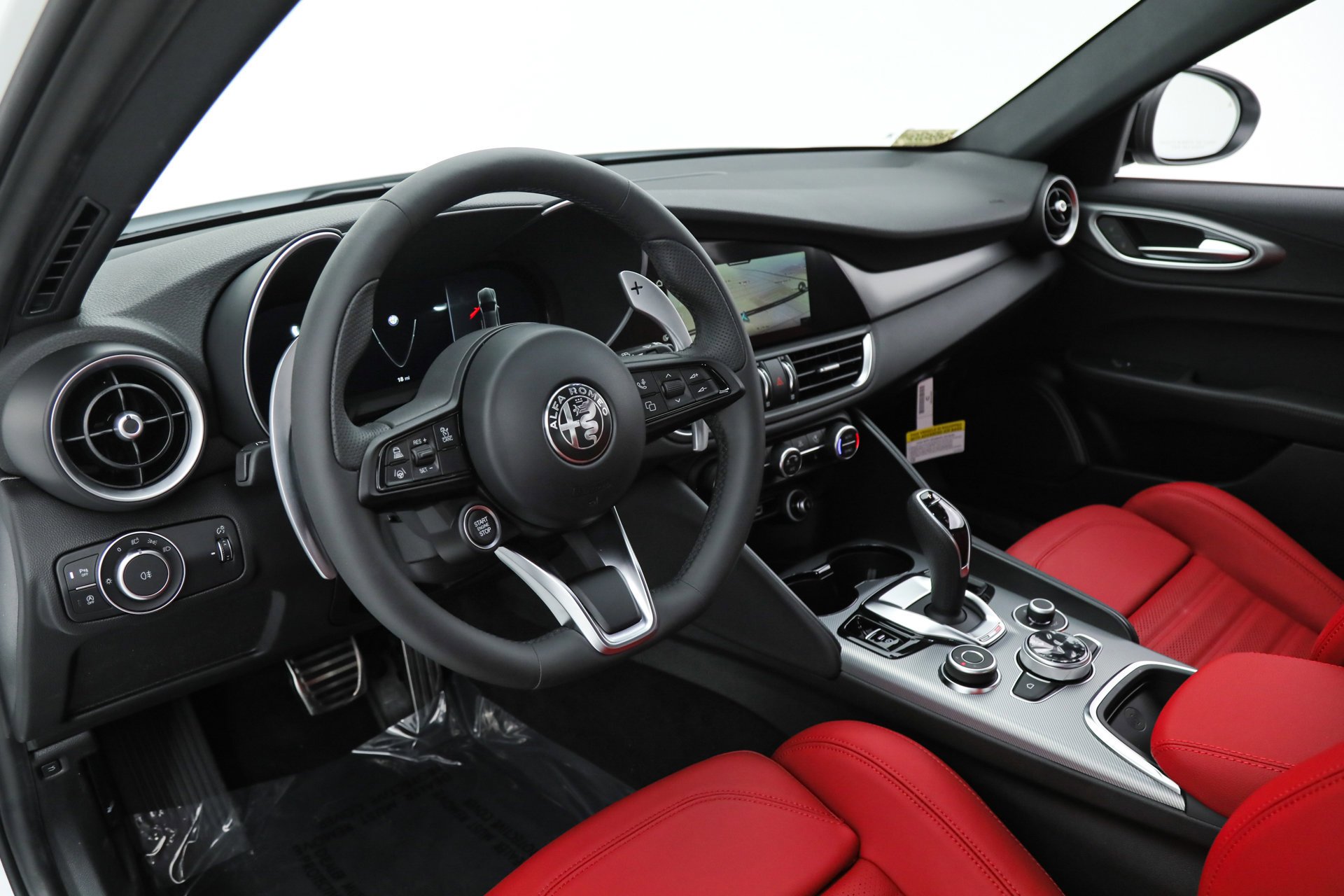 2025 Alfa Romeo Giulia Base - Photo 18