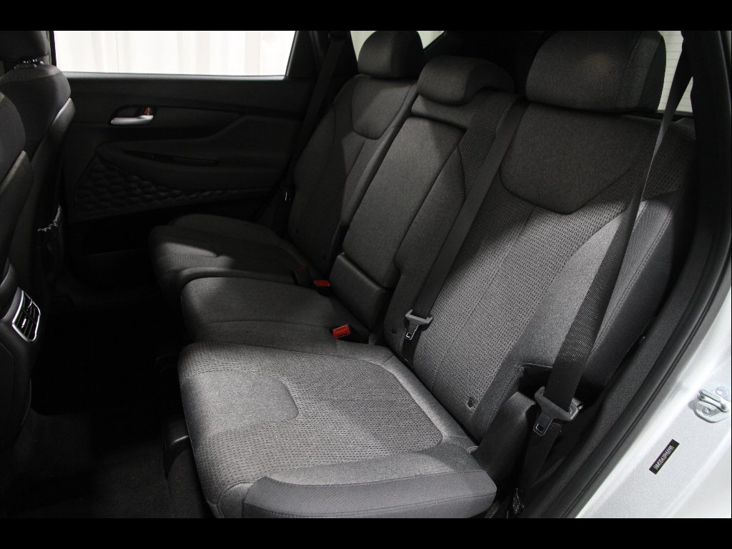 2023 Hyundai Santa Fe SE - Photo 18