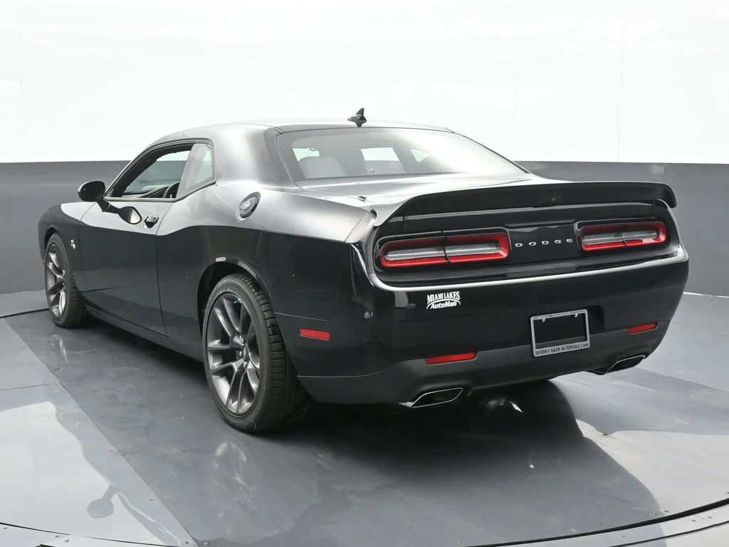Used 2022 Pitch Black Clearcoat Dodge R/T Scat Pack image 3