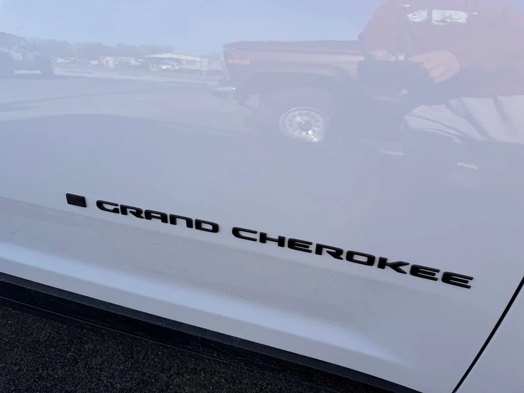 New 2026 White Jeep Altitude image 12