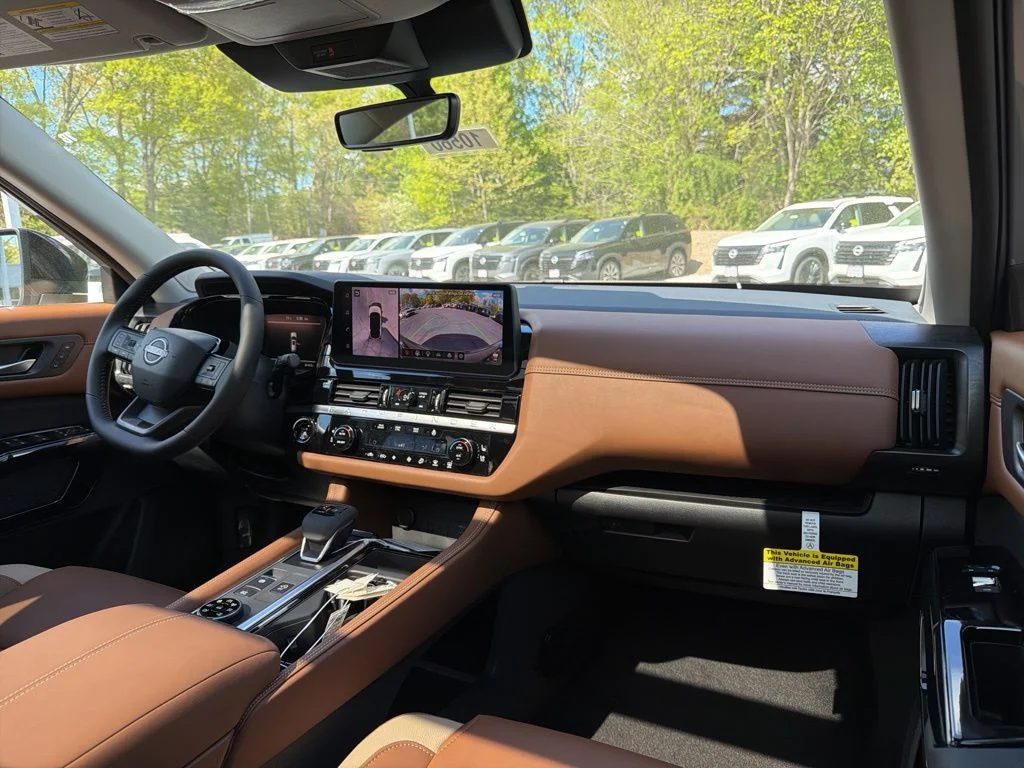 New 2026 Boulder Gray Pearl / Super Black Two-tone Nissan Platinum image 23