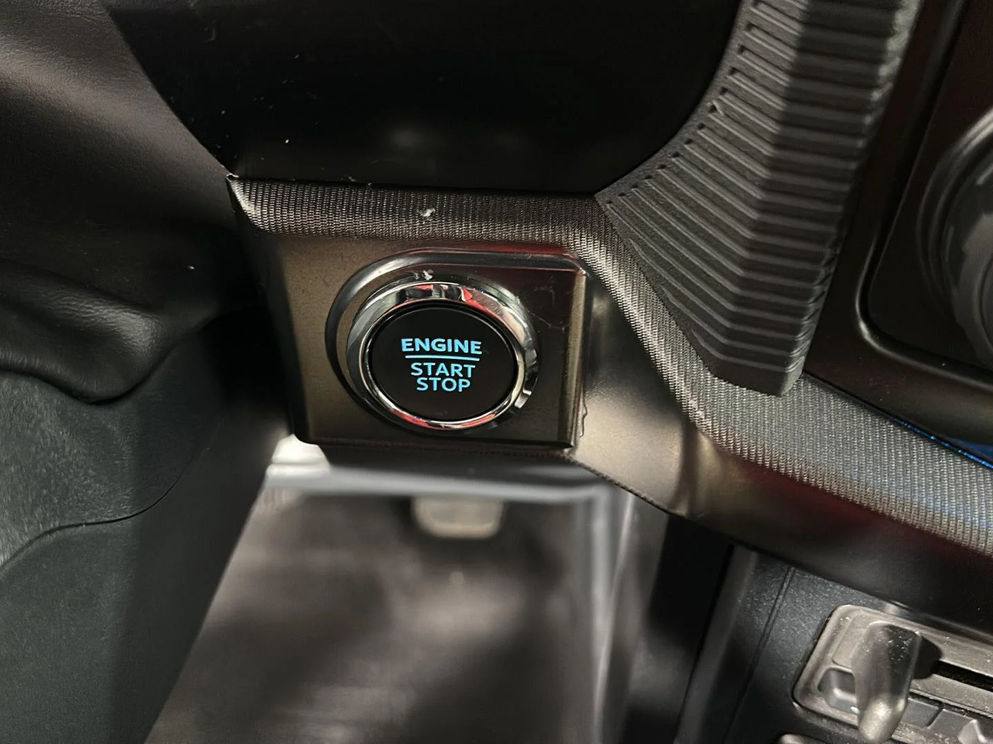 Used 2025 Agate Black Metallic Ford Raptor image 30