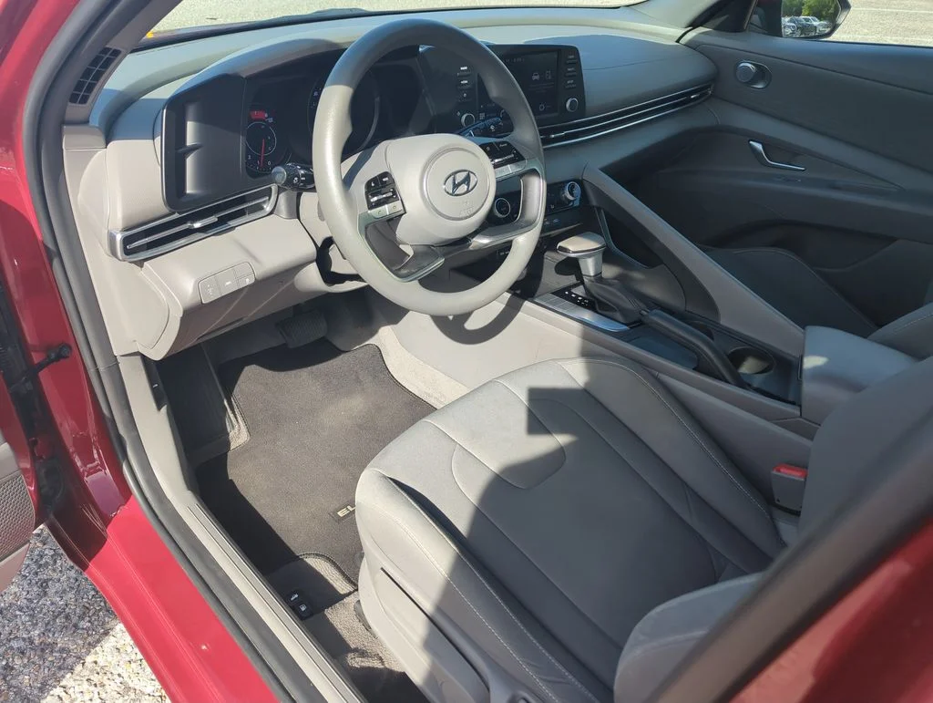 Used 2023 Red Hyundai SEL image 11