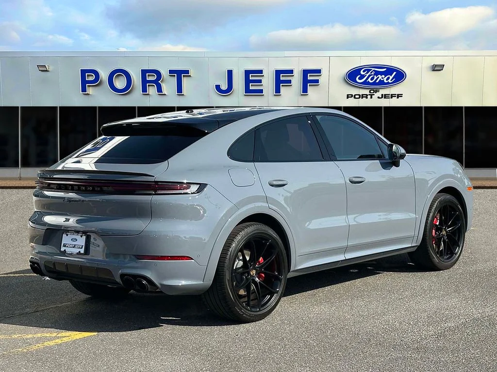 Used 2024 Chalk Porsche S image 5