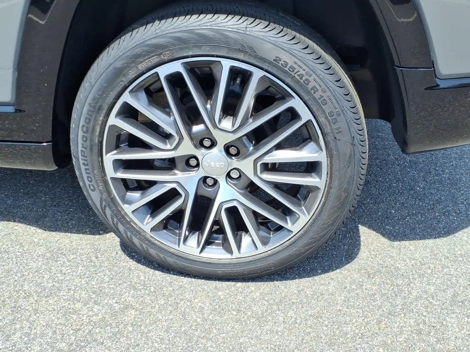 Certified Used 2022 Sting-Gray Clearcoat Jeep Limited image 13