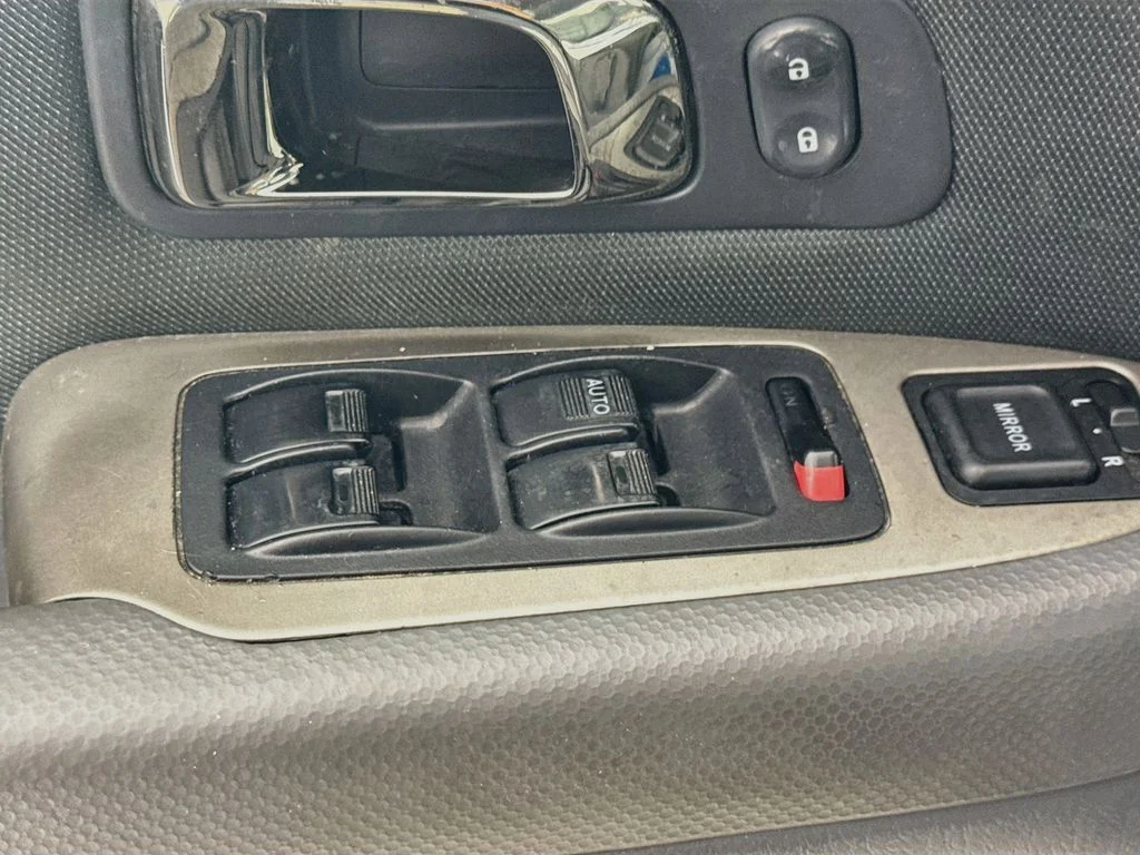 Used 2006 Gray Honda LX image 21