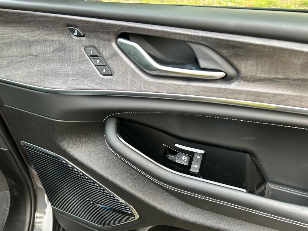 Used 2022 Gray Jeep Overland image 31