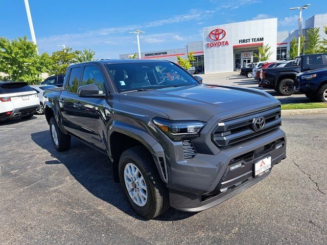Used 2025  Toyota SR5 image 5