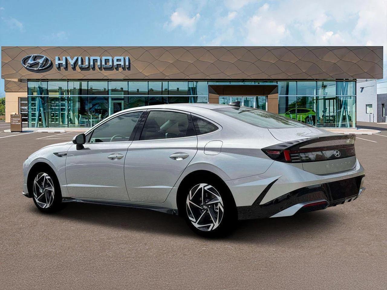 New 2026 Silver Hyundai SEL Sport image 4