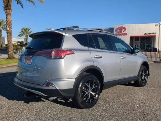 Used 2016 Silver Toyota SE image 4
