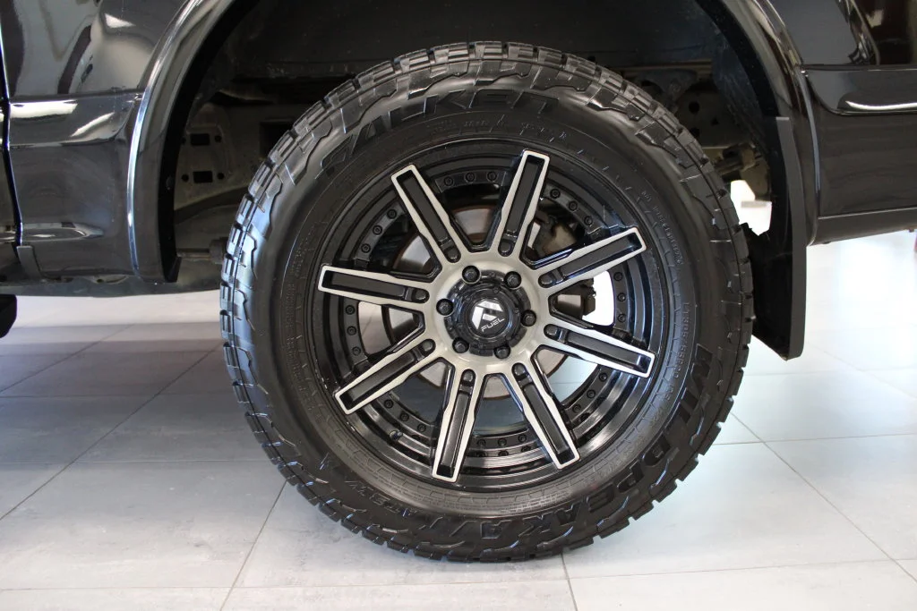 Used 2018 Shadow Black Ford Lariat image 9