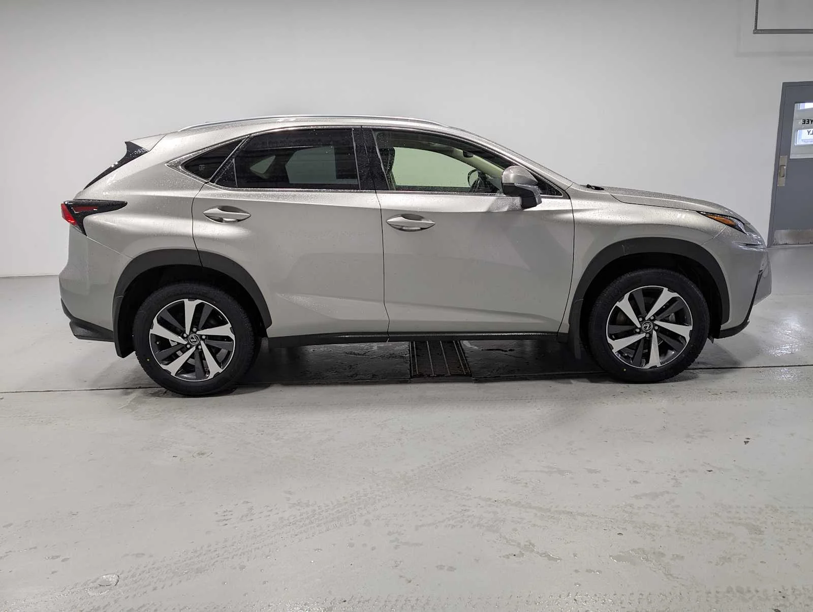 Used 2021 Atomic Silver Lexus  image 7