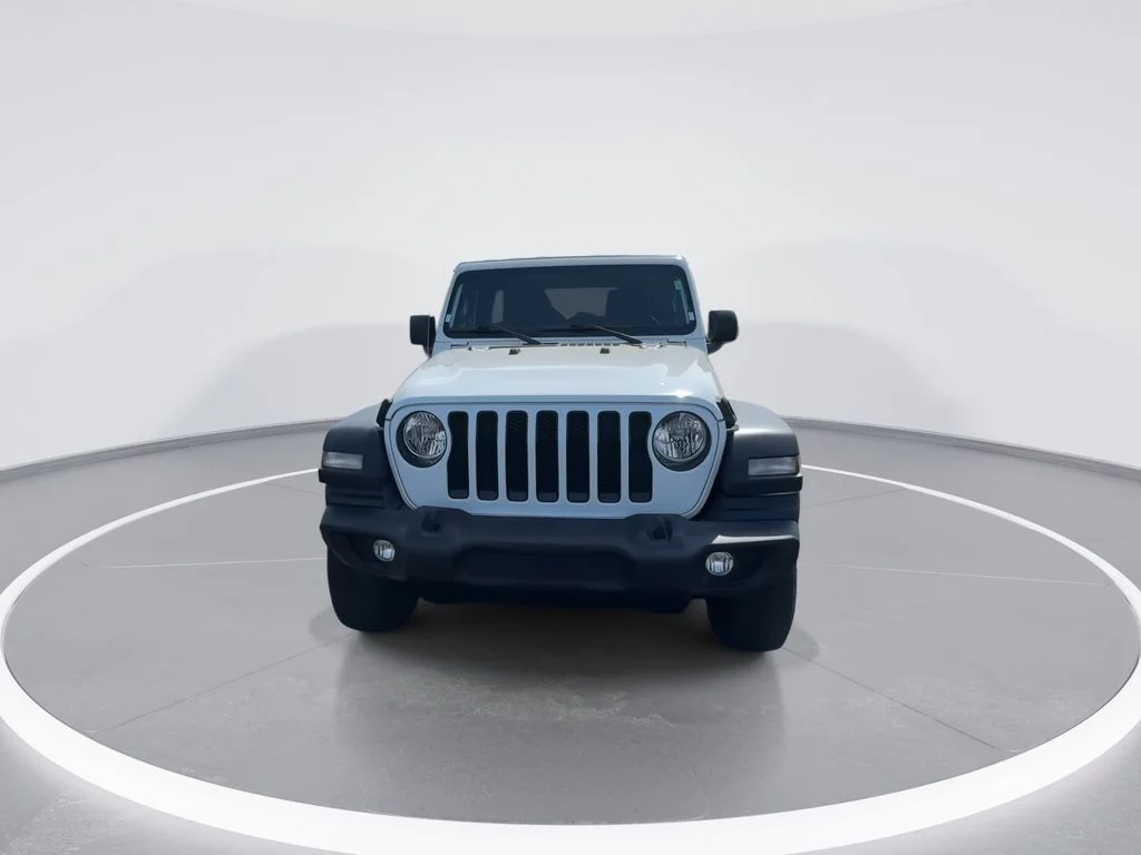 Used 2020 White Jeep Unlimited Sport Altitude image 3
