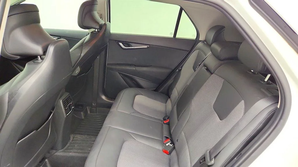 Used 2024 Snow White Pearl Kia EX FWD image 21