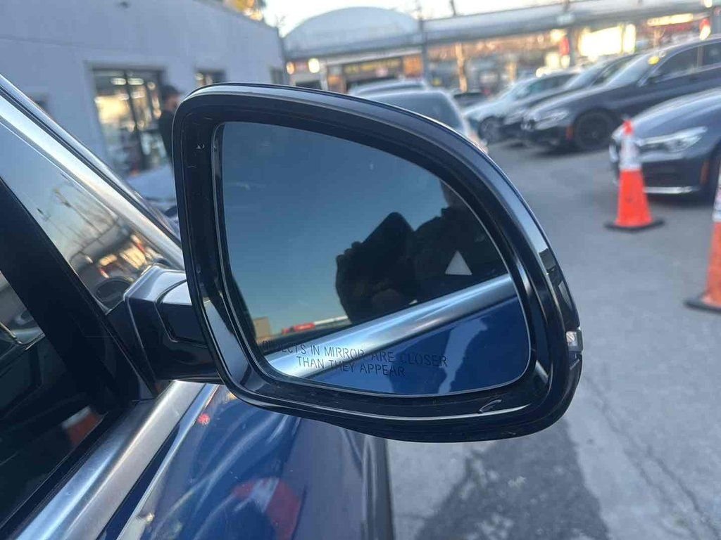 Used 2020 Blue BMW xDrive40i image 11