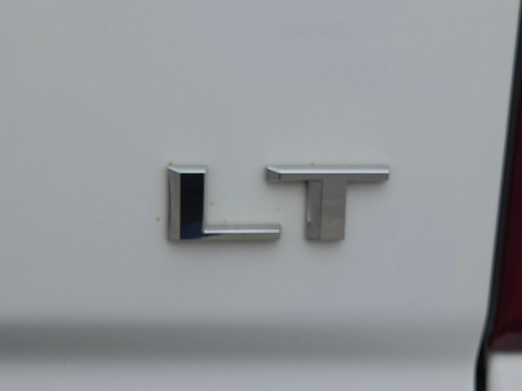 Used 2023 Summit White Chevrolet LT image 29