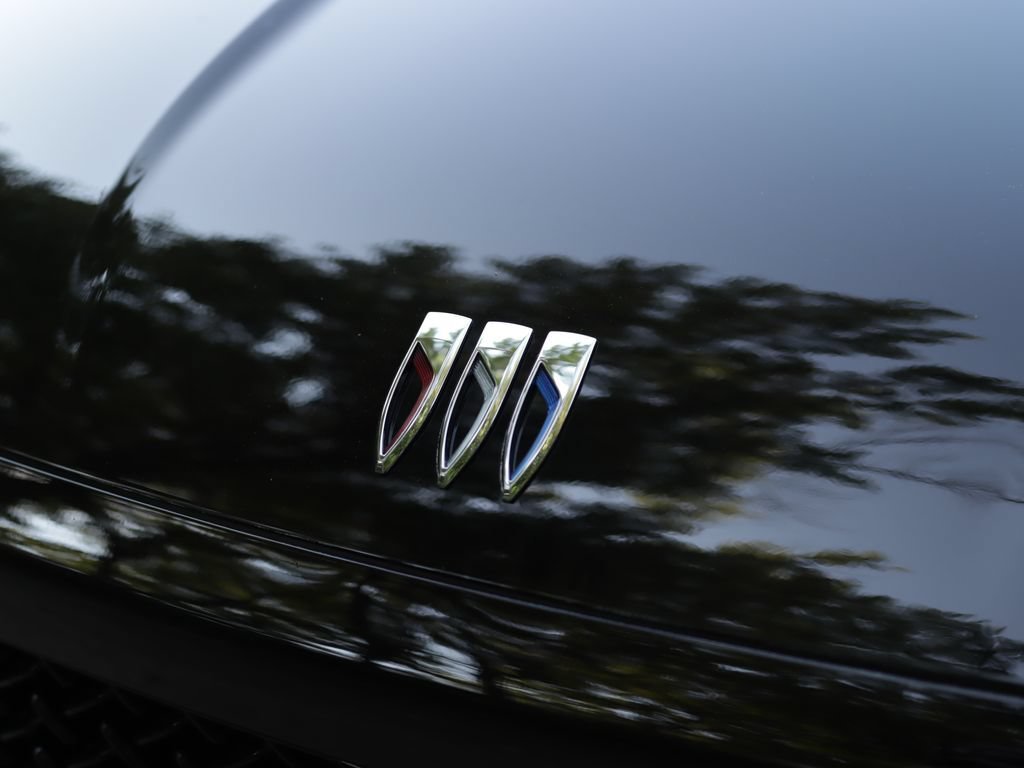 Used 2025 Ebony Twilight Metallic Buick Sport Touring image 38