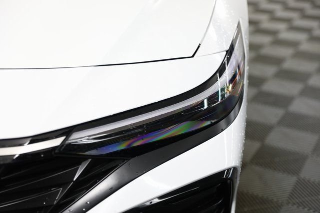 2025 Hyundai Elantra Limited - Photo 27
