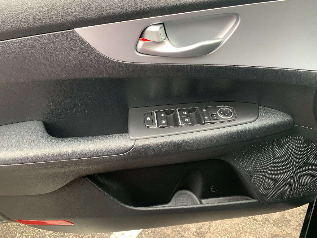 Used 2023 Aurora Black Kia LXS image 10