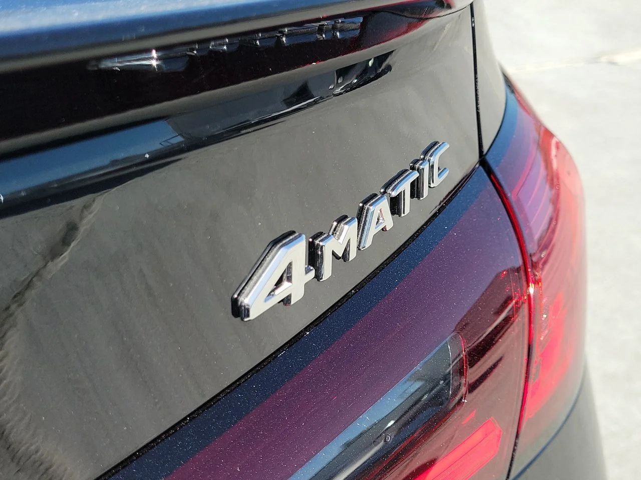 New 2027 Black Mercedes-Benz GLC 300 image 7