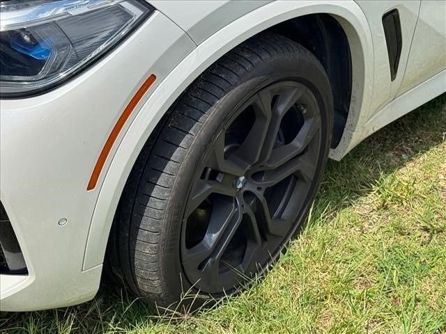 Used 2019 White BMW xDrive50i image 5