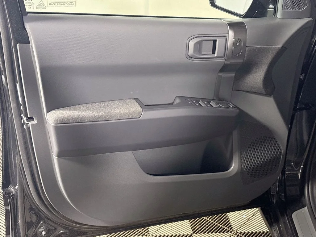 New 2027 Interstellar Gray Kia Wind image 10