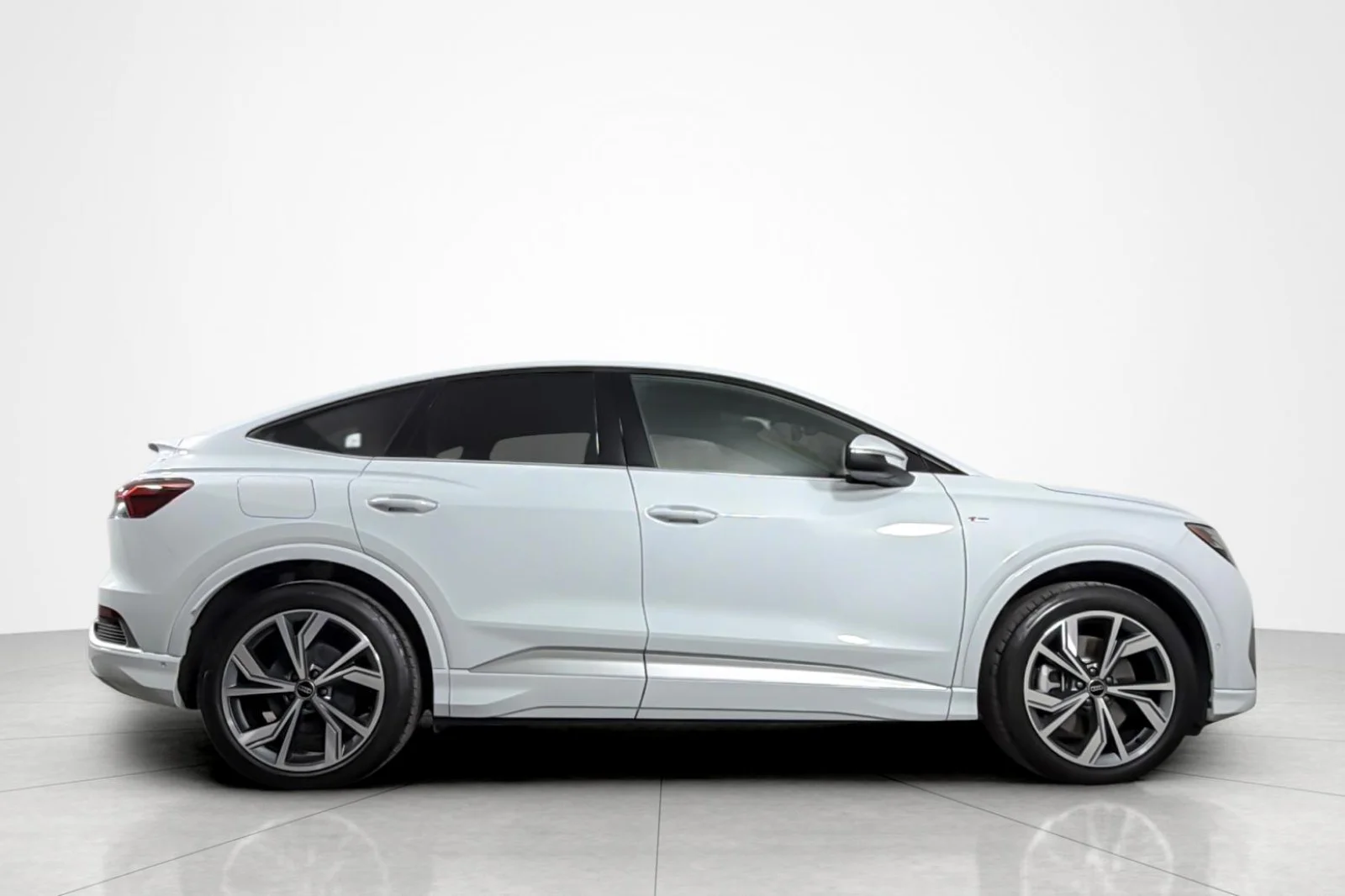 Used 2024 Glacier White Metallic Audi Prestige 55 quattro image 6