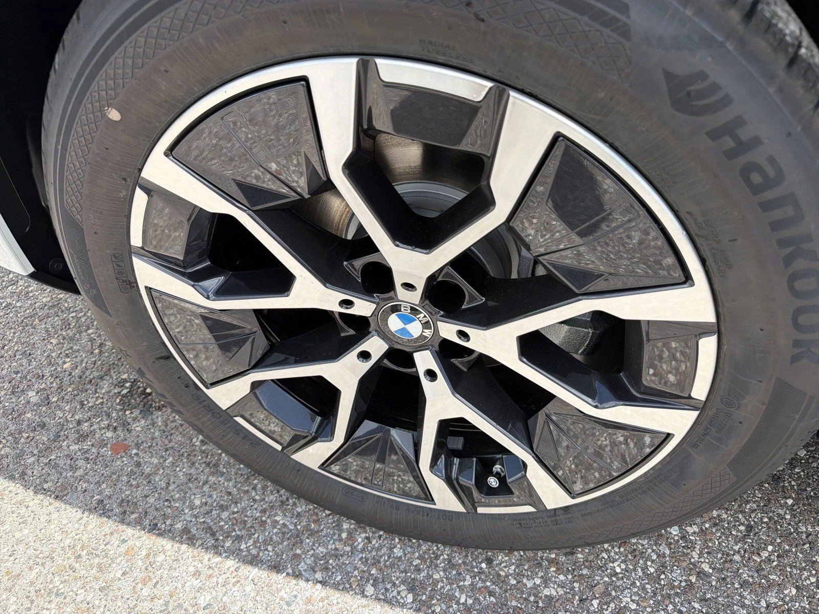 New 2026 Alpine White BMW 30 xDrive image 10