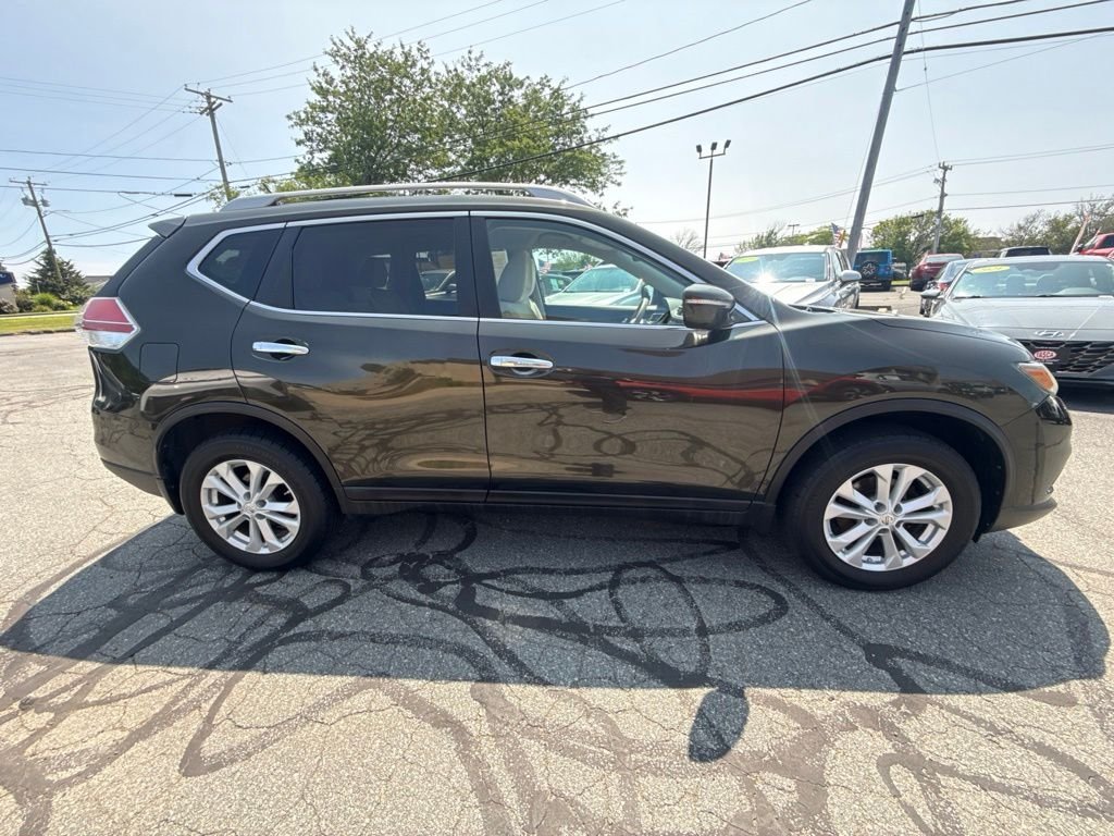Used 2014 Black Nissan SV image 4