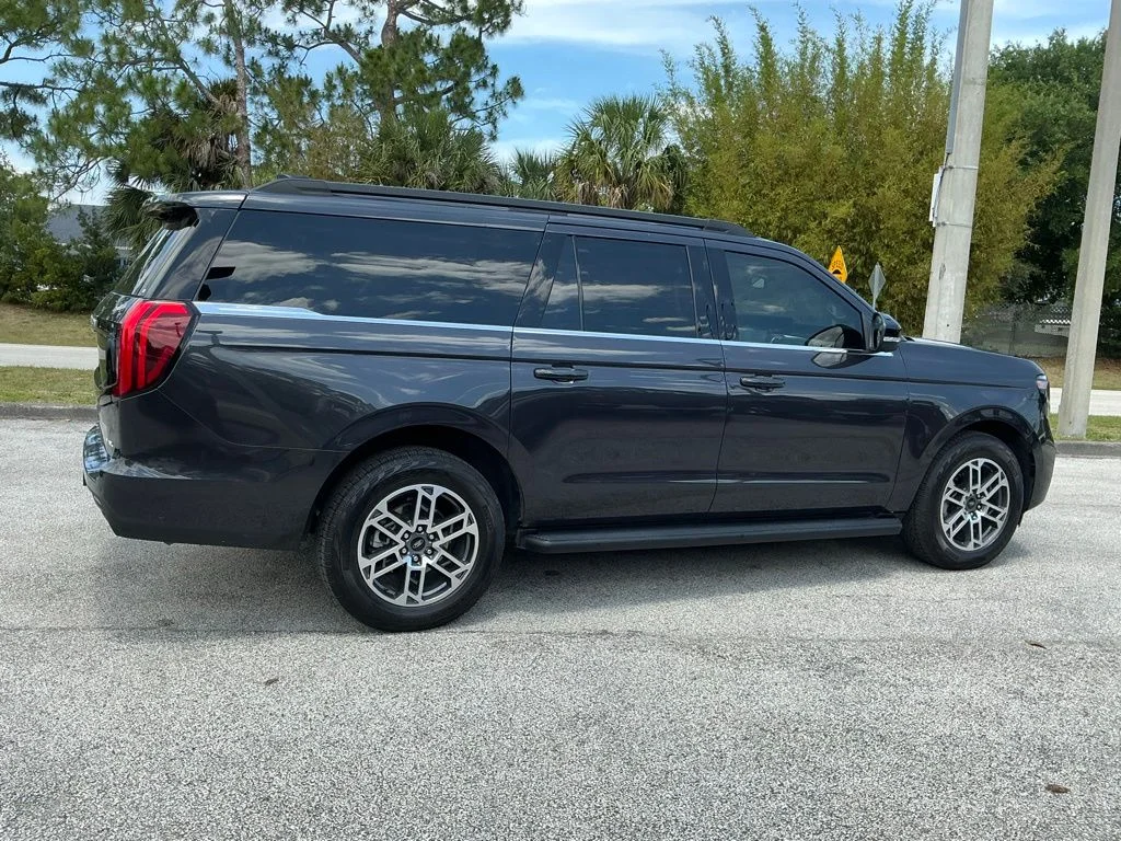 Used 2025 Gray Ford Active image 4