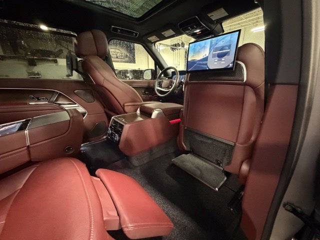 Used 2025 Silver Land Rover Autobiography image 29