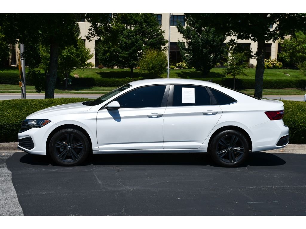 Used 2023 Opal White Pearl Volkswagen SE image 7