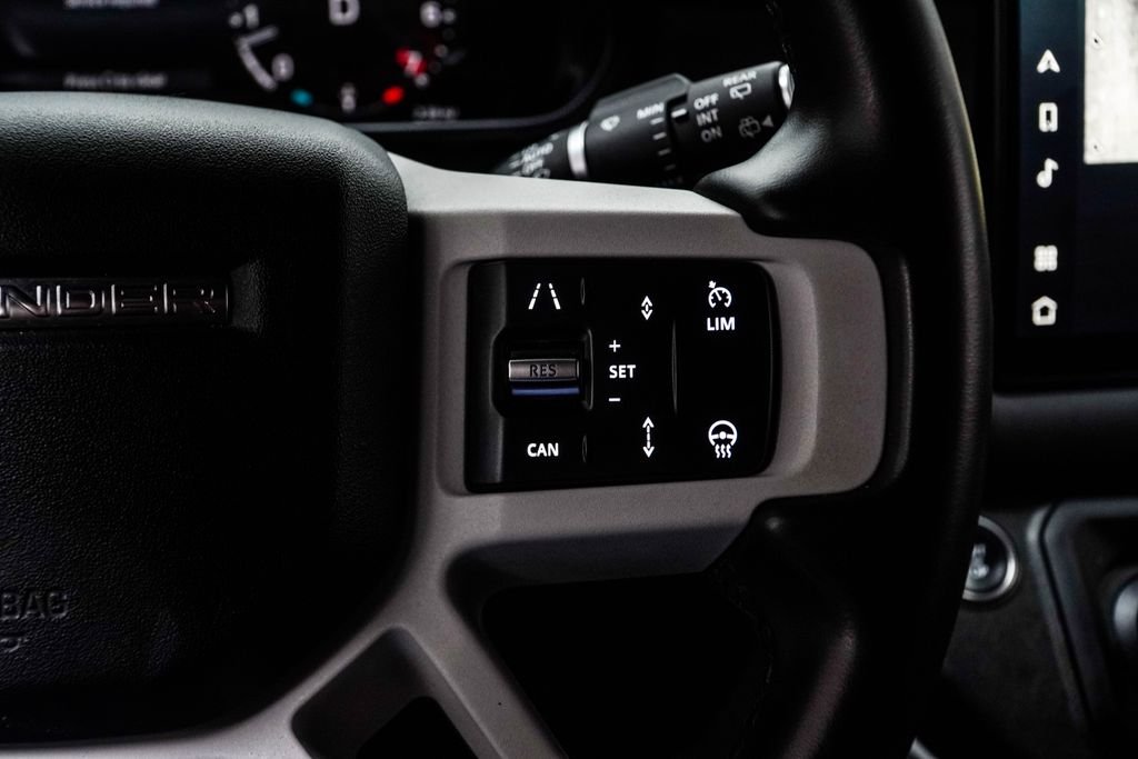 Used 2025 White Land Rover S image 34