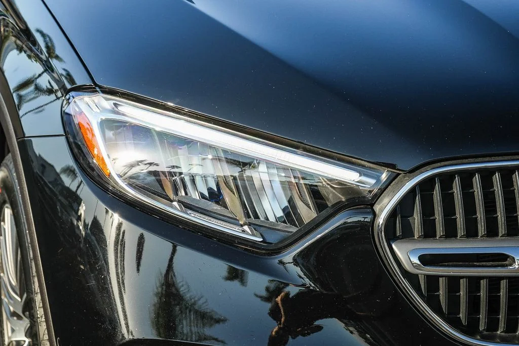 Used 2025  Mercedes-Benz GLC 300 image 8