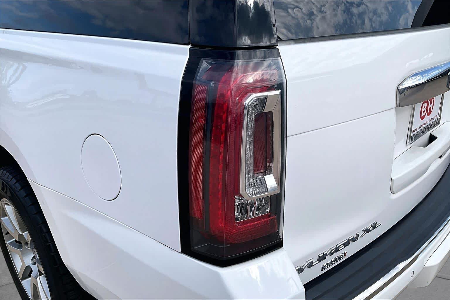 Used 2020 Summit White GMC Denali image 27