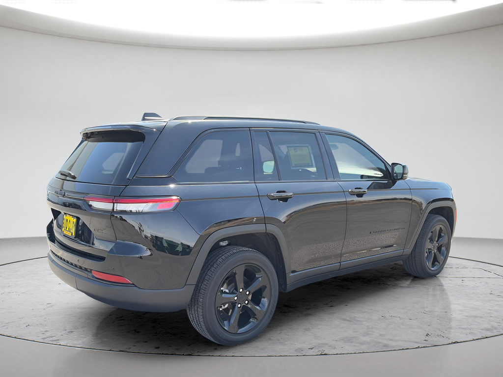 Used 2023 Black Jeep Altitude X image 4