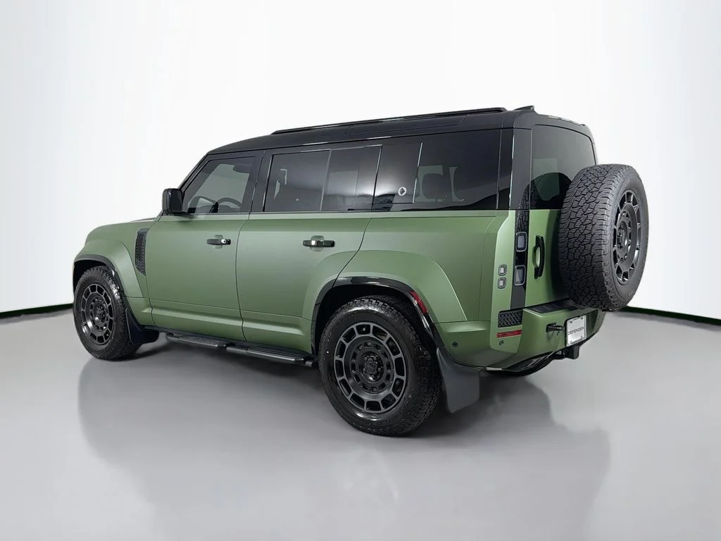 New 2026 Narvik Black Land Rover OCTA Black image 7