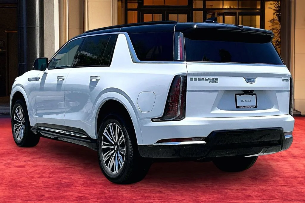 New 2026 Vibrant White Tricoat Cadillac Luxury image 4
