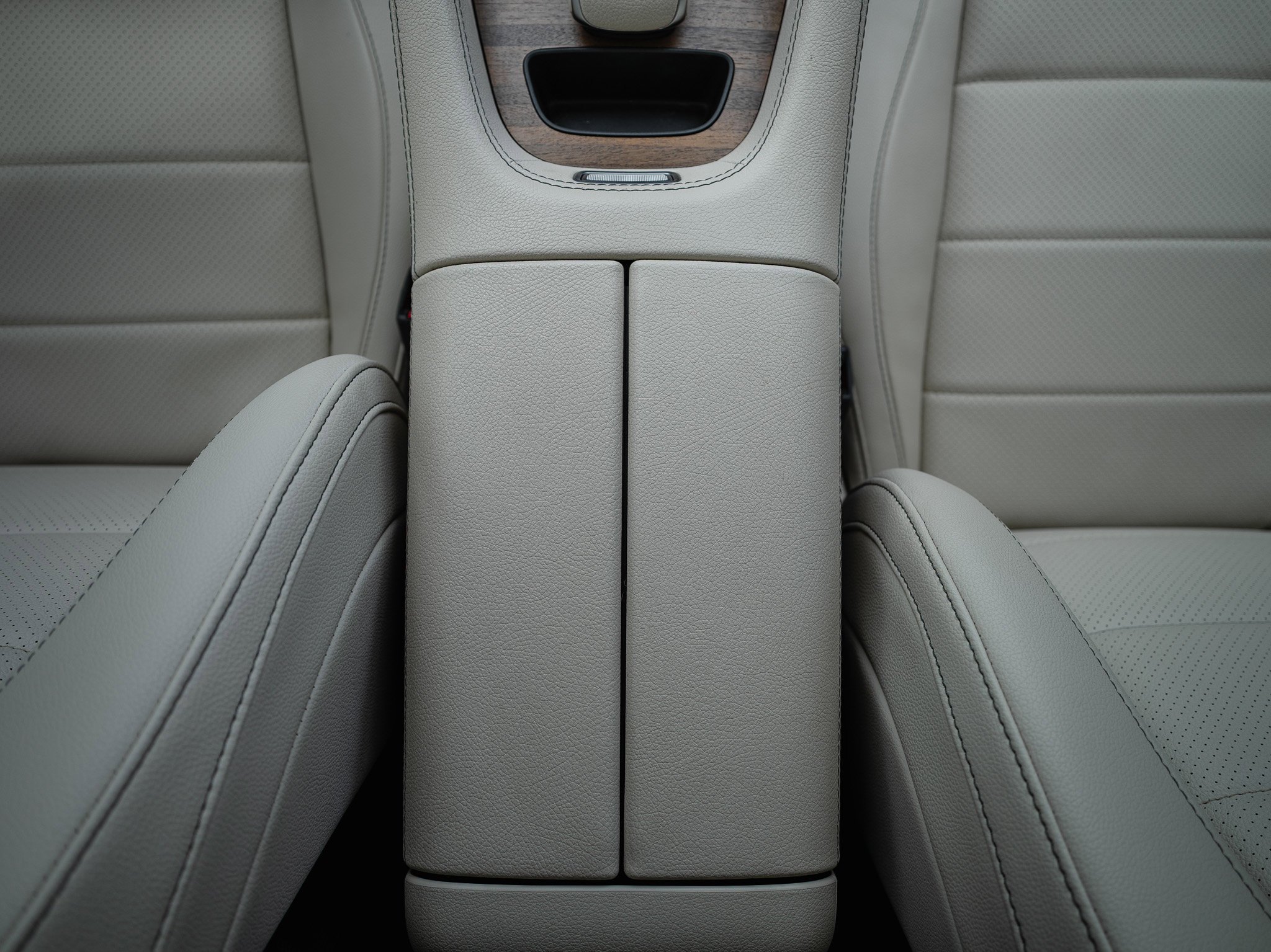 Used 2022 Gray Metallic Mercedes-Benz GLE 350 image 23