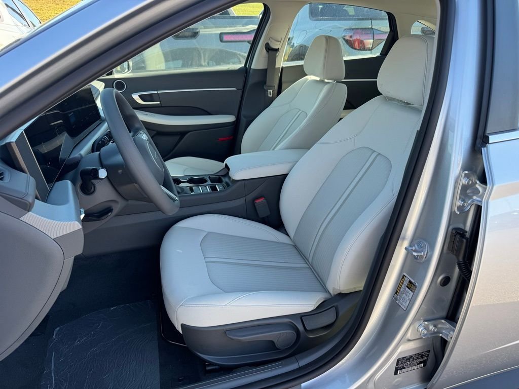 Used 2026 Silver Hyundai SE image 14