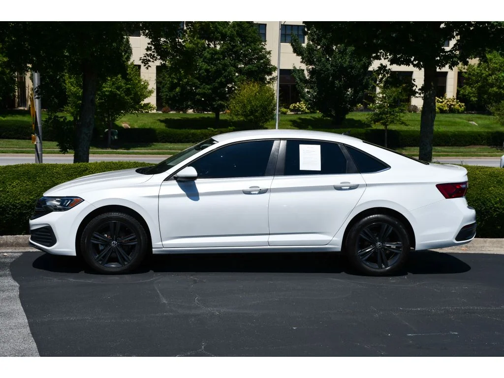 Used 2023 Opal White Pearl Volkswagen SE image 7