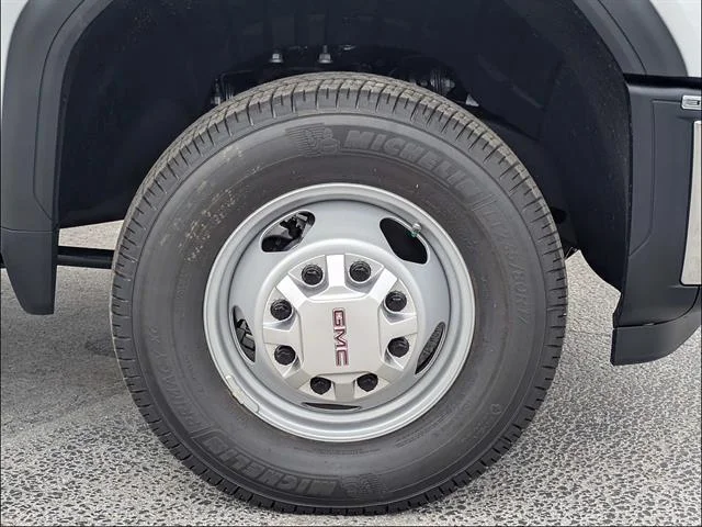 2026 GMC Sierra 3500 Chassis Cab Pro - Photo 12