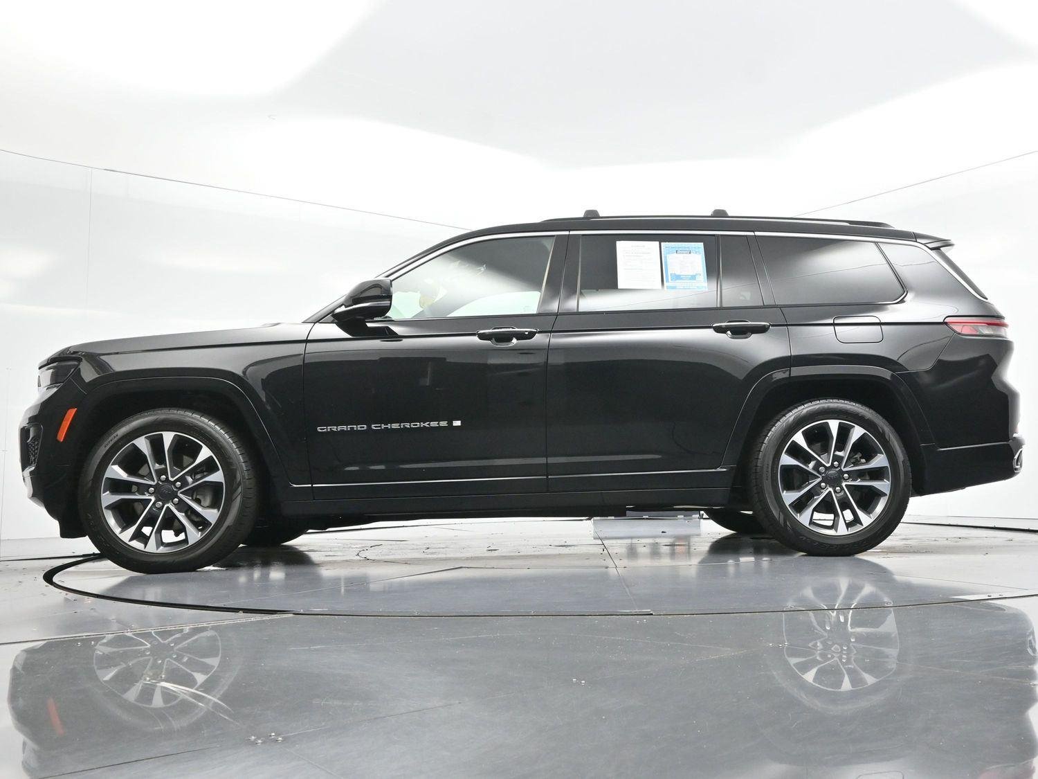 Used 2023 Diamond Black Crystal Pearlcoat Jeep Overland image 56