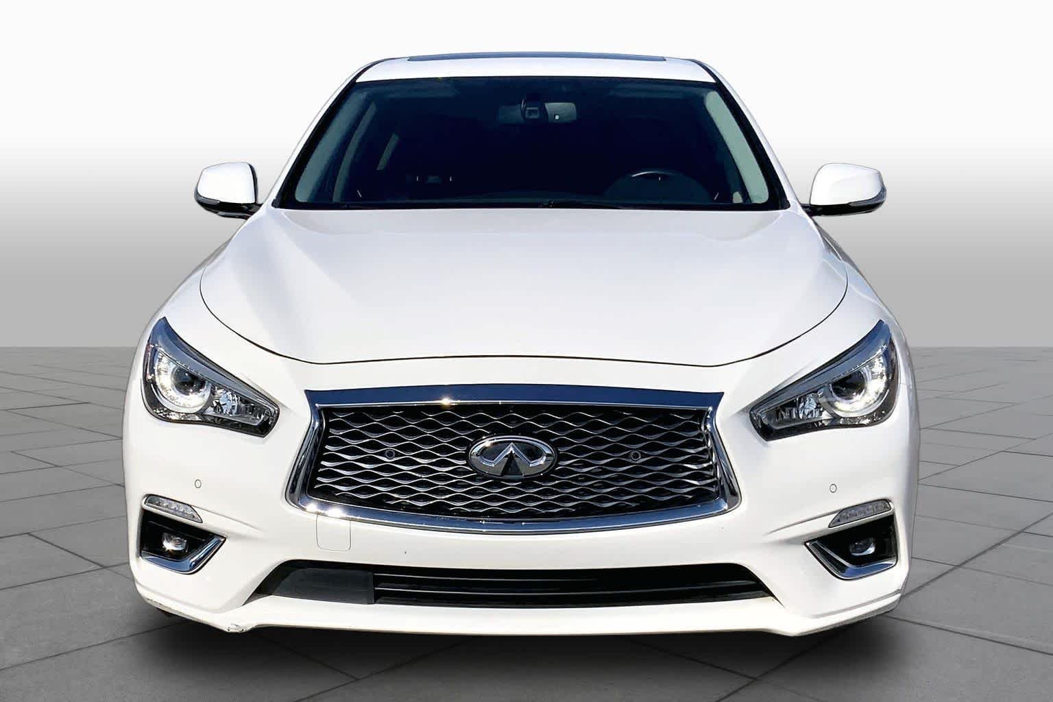 Used 2023 Majestic White INFINITI LUXE image 4